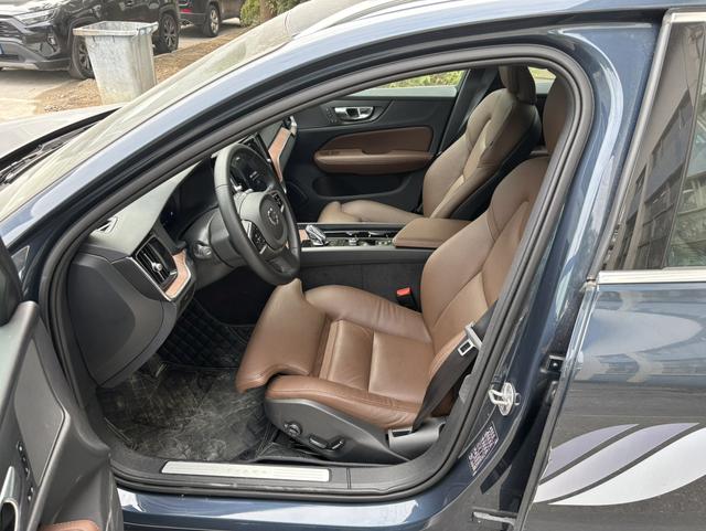 Volvo V60 2025 B5 Intelligent Long Range Luxury Edition – фото 8