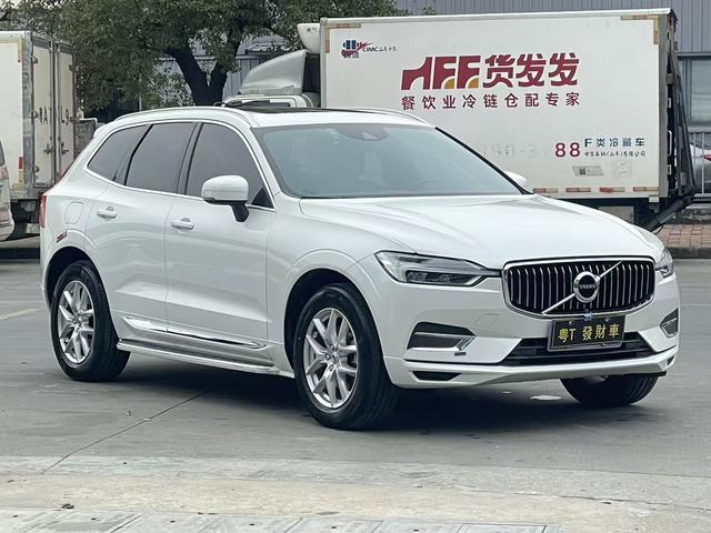 Volvo XC60 2021 T5 AWD Intelligent Refined Luxury – фото 3
