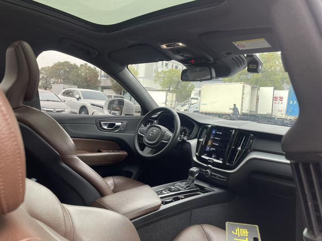 Volvo XC60 2021 T5 AWD Intelligent Refined Luxury – фото 6