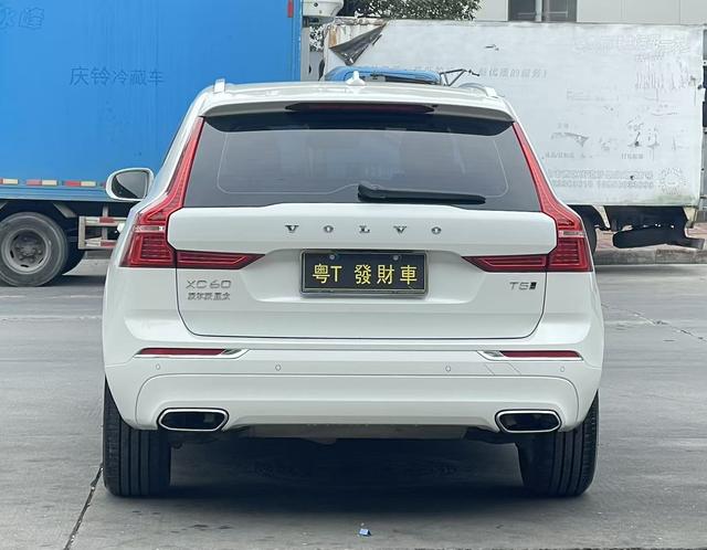 Volvo XC60 2021 T5 AWD Intelligent Refined Luxury – фото 8