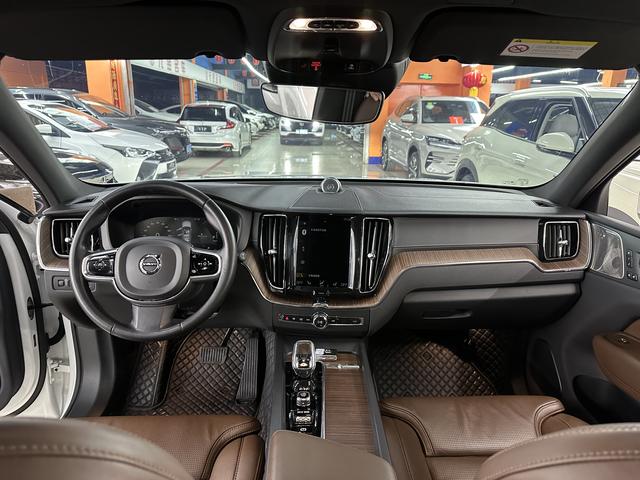 Volvo XC60 PHEV 2021 T8 E-Drive Hybrid Smart Enjoy Luxury Edition – фото 8