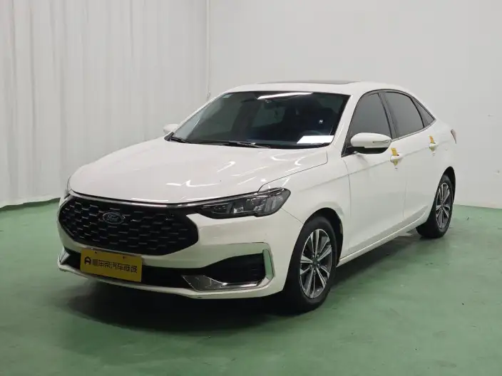 Ford Escort 2021 Model 1.5L Automatic Diamond Edition – фото 1