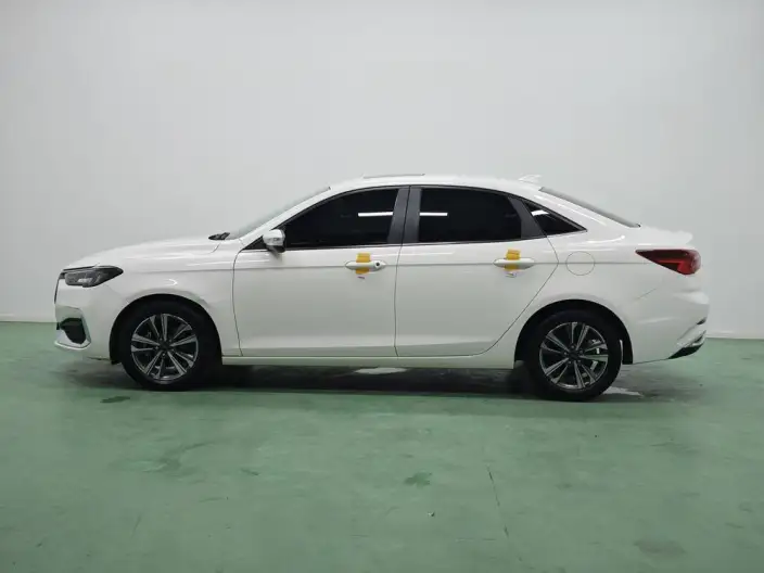 Ford Escort 2021 Model 1.5L Automatic Diamond Edition – фото 4