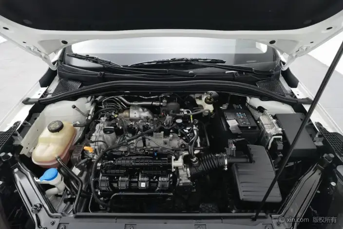 Roewe i5 2023 Model 1.5L Manual Comfort Edition – фото 5