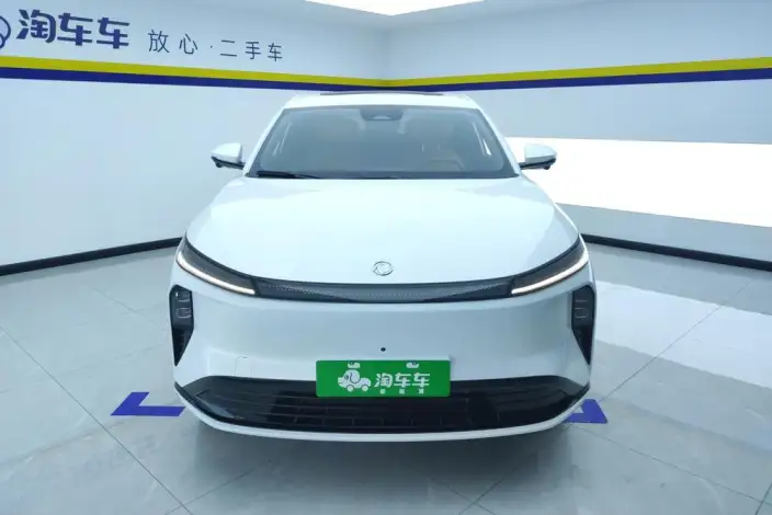 Dongfeng Aeolus Fengsheng L8 PHEV 2025 Model 112KM Ideal Edition