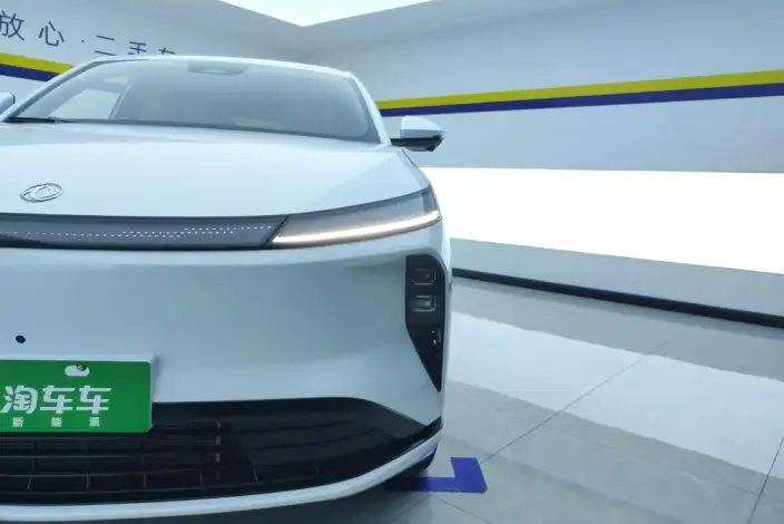 Dongfeng Aeolus Fengsheng L8 PHEV 2025 Model 112KM Ideal Edition – фото 8