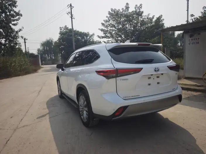 Toyota Highlander 2023 Model Hybrid 2.5L 4WD Premium Edition 7 seat – фото 4