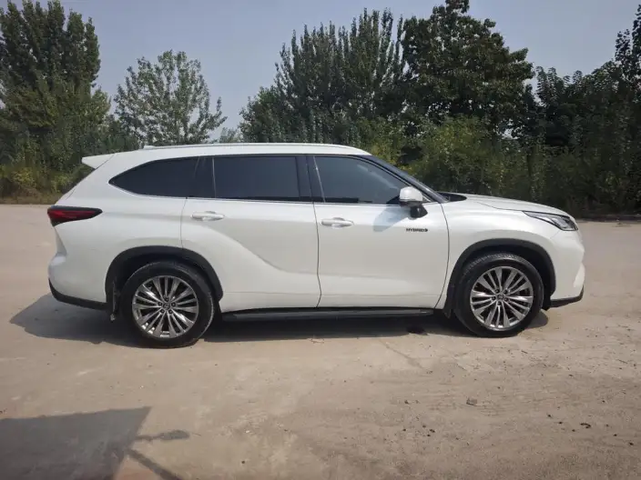 Toyota Highlander 2023 Model Hybrid 2.5L 4WD Premium Edition 7 seat – фото 7