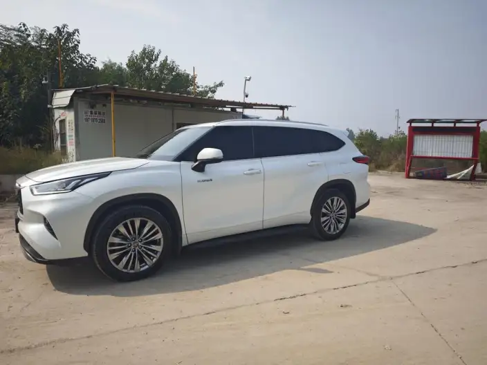 Toyota Highlander 2023 Model Hybrid 2.5L 4WD Premium Edition 7 seat – фото 8