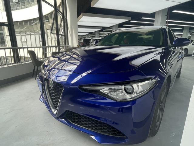 Al f a Romeo Giulia Модель 2020 года 2.0T 280HP Deluxe Edition
