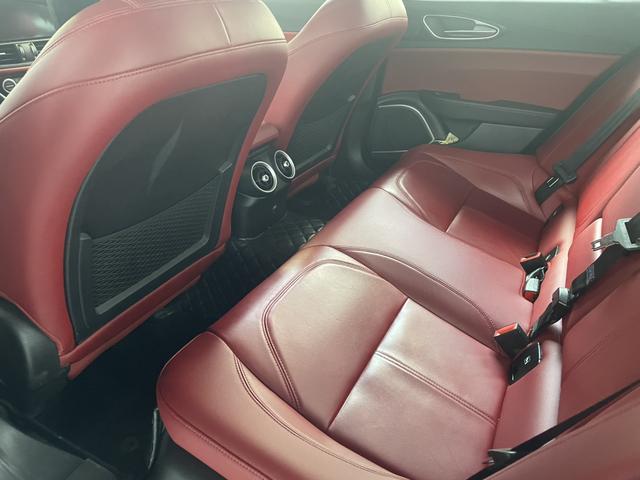 Al f a Romeo Giulia Модель 2020 года 2.0T 280HP Deluxe Edition – фото 7