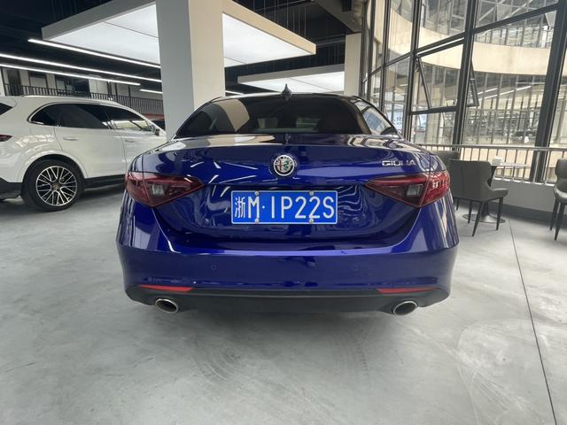 Al f a Romeo Giulia Модель 2020 года 2.0T 280HP Deluxe Edition – фото 9