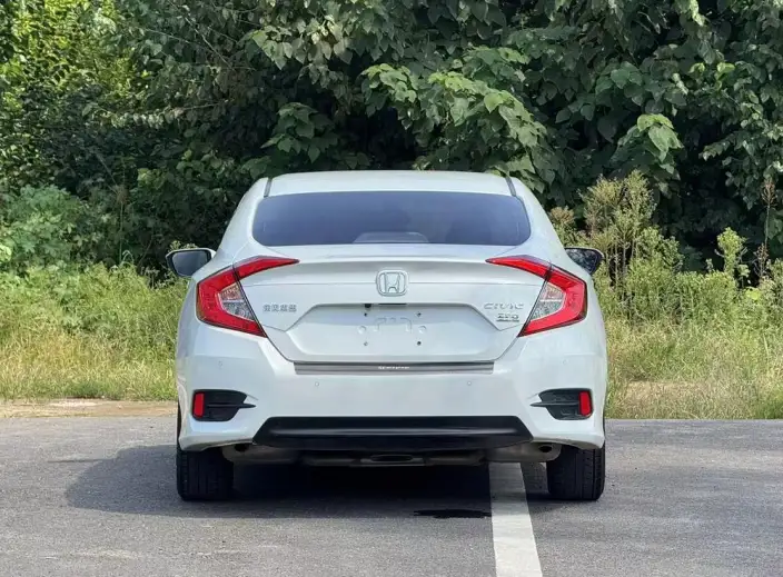 Honda Civic 2019 Model 220TURBO CVT Dynamic Edition China VI – фото 3