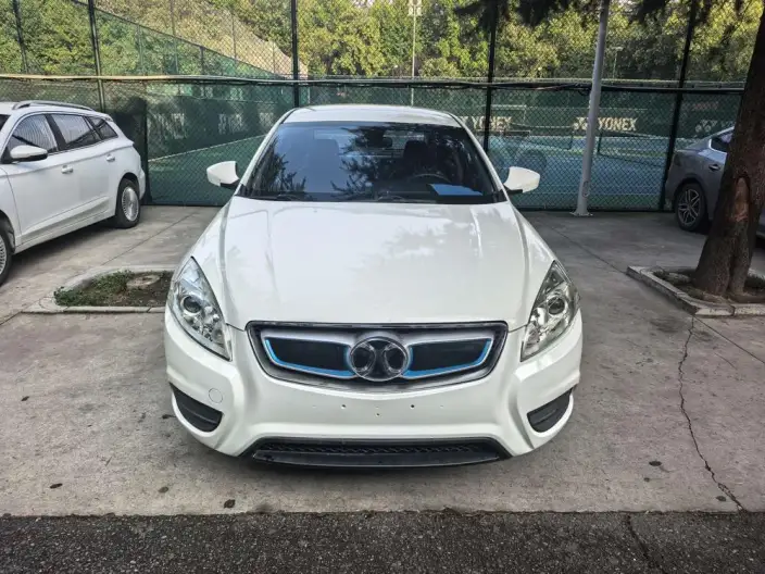 BAIC New Energy EU 2018 Model EU Kuaihuan Le Tour Edition