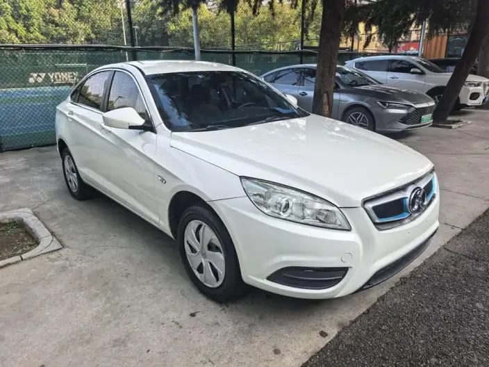 BAIC New Energy EU 2018 Model EU Kuaihuan Le Tour Edition