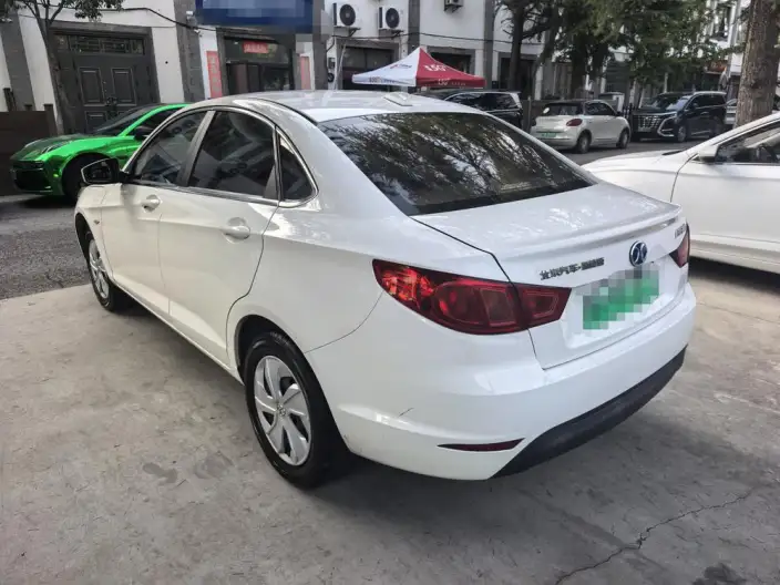 BAIC New Energy EU 2018 Model EU Kuaihuan Le Tour Edition