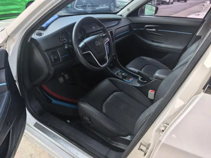 BAIC New Energy EU 2018 Model EU Kuaihuan Le Tour Edition – фото 8