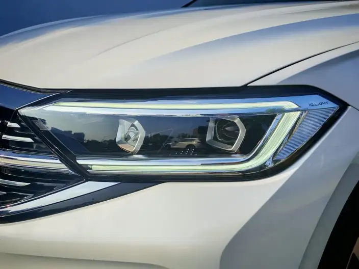 Volkswagen Sagitar 2023 Model 300TSI DSG Superior Edition – фото 8