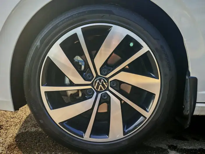 Volkswagen Sagitar 2023 Model 300TSI DSG Superior Edition – фото 10