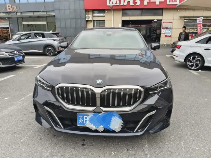BMW 5 Series 2024 Model 530Li Leading Model M Sports Set – фото 2