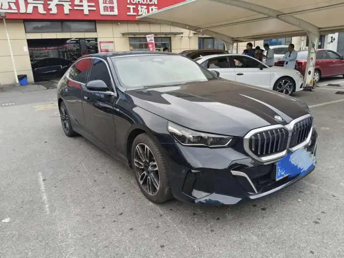 BMW 5 Series 2024 Model 530Li Leading Model M Sports Set – фото 3