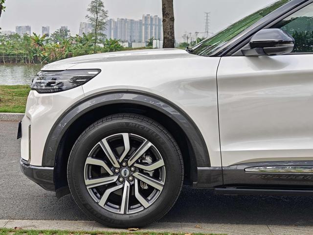 Ford Explorer Раздел 2023 EcoBoost 285 4WD Titan Jin Edition 7 seat – фото 5
