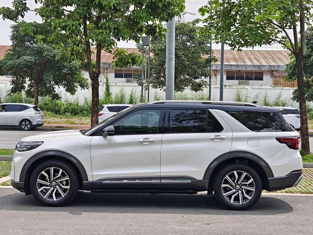 Ford Explorer Раздел 2023 EcoBoost 285 4WD Titan Jin Edition 7 seat – фото 6