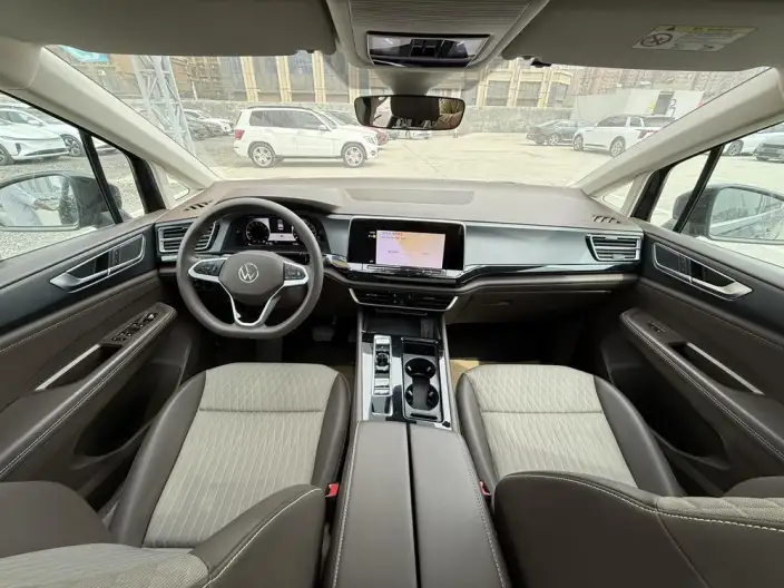 Viloran 2023 Model Facelift 330TSI Business Edition – фото 8
