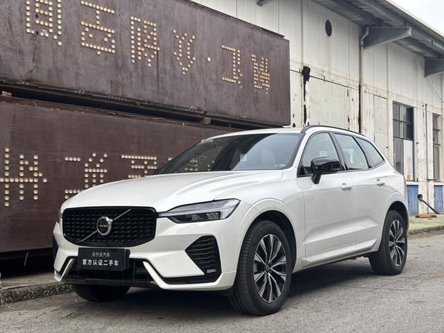 Volvo XC60 2025 B5 AWD Intelligent Far Sport – фото 1