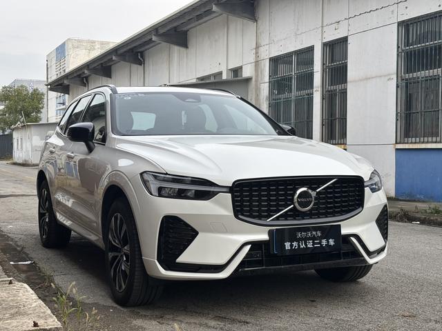 Volvo XC60 2025 B5 AWD Intelligent Far Sport – фото 3