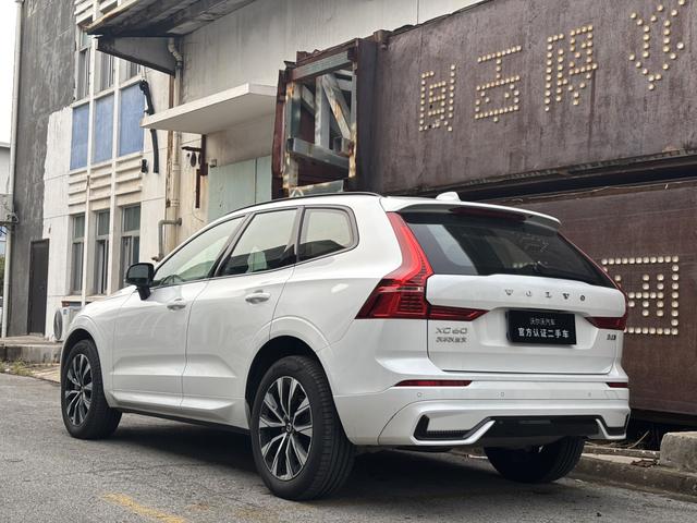 Volvo XC60 2025 B5 AWD Intelligent Far Sport – фото 4