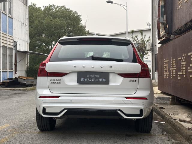 Volvo XC60 2025 B5 AWD Intelligent Far Sport – фото 5
