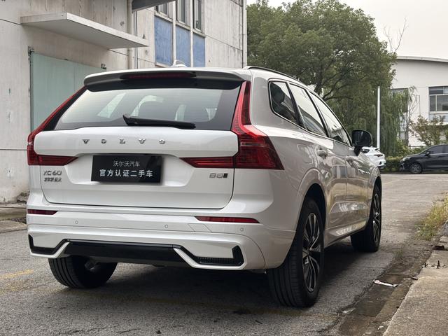 Volvo XC60 2025 B5 AWD Intelligent Far Sport – фото 6