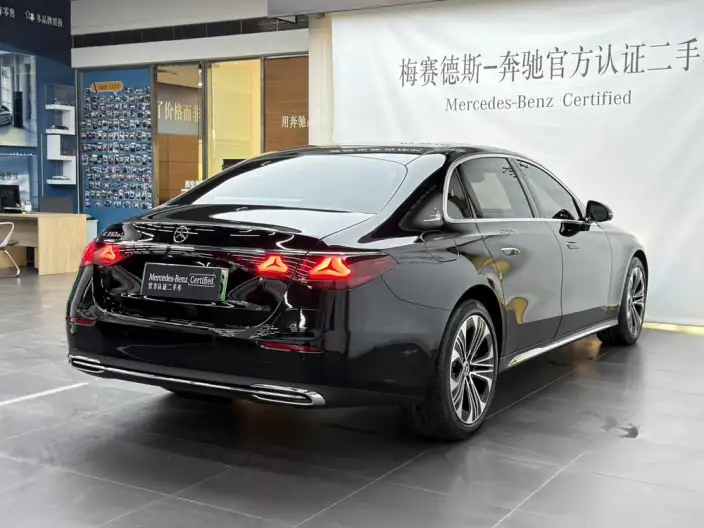 Mercedes-Benz E-Class PHEV 2024 Model E 350 e L sedan – фото 5