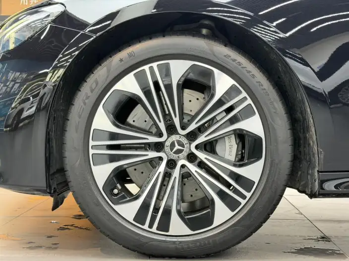 Mercedes-Benz E-Class PHEV 2024 Model E 350 e L sedan – фото 8