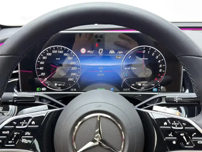 Mercedes-Benz E-Class PHEV 2024 Model E 350 e L sedan – фото 10