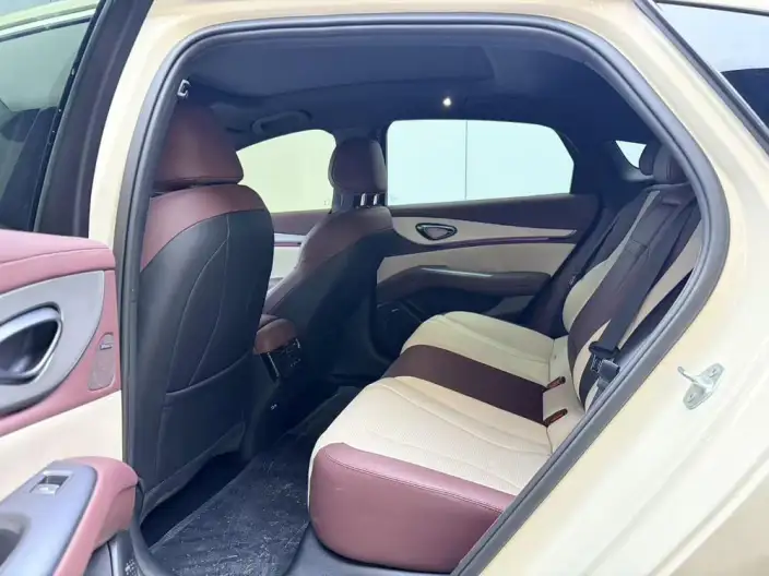 BYD Seal 07DM 2026 Model DM-i 230KM Flagship Model – фото 9