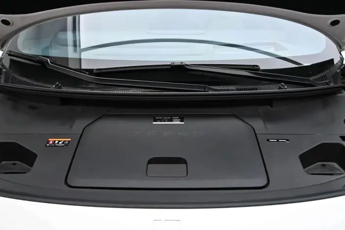 ZEEKR 009 2024 Model VI seat Executive Edition 4WD 108kWh – фото 9