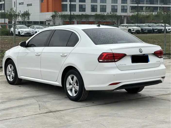 Volkswagen Lavida 2019 Model 1.5L Automatic Fashion edition China VI – фото 4