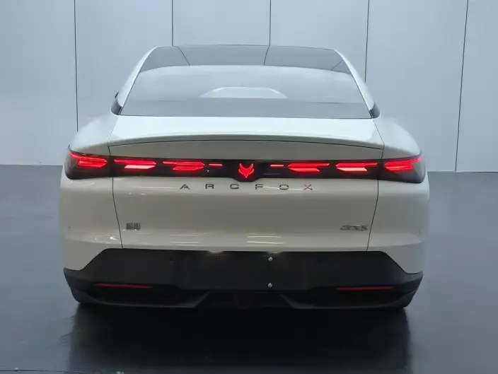 Arcfox α-S 5 2025 Model Facelift 560PRO 185kW – фото 5