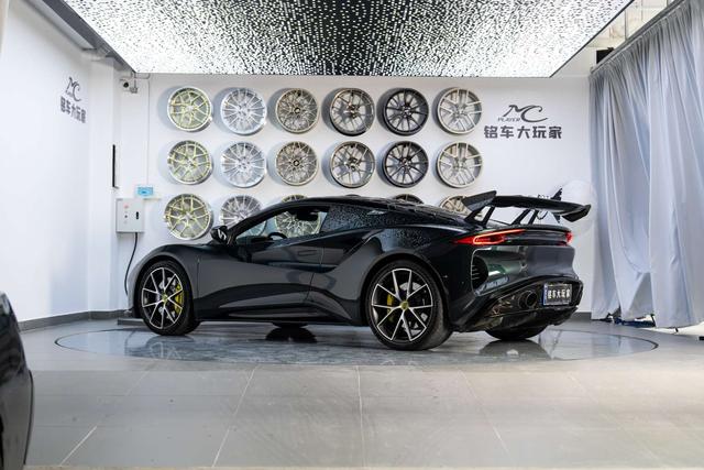 Emira Модель 2022 года 3.5T V6 First Edition