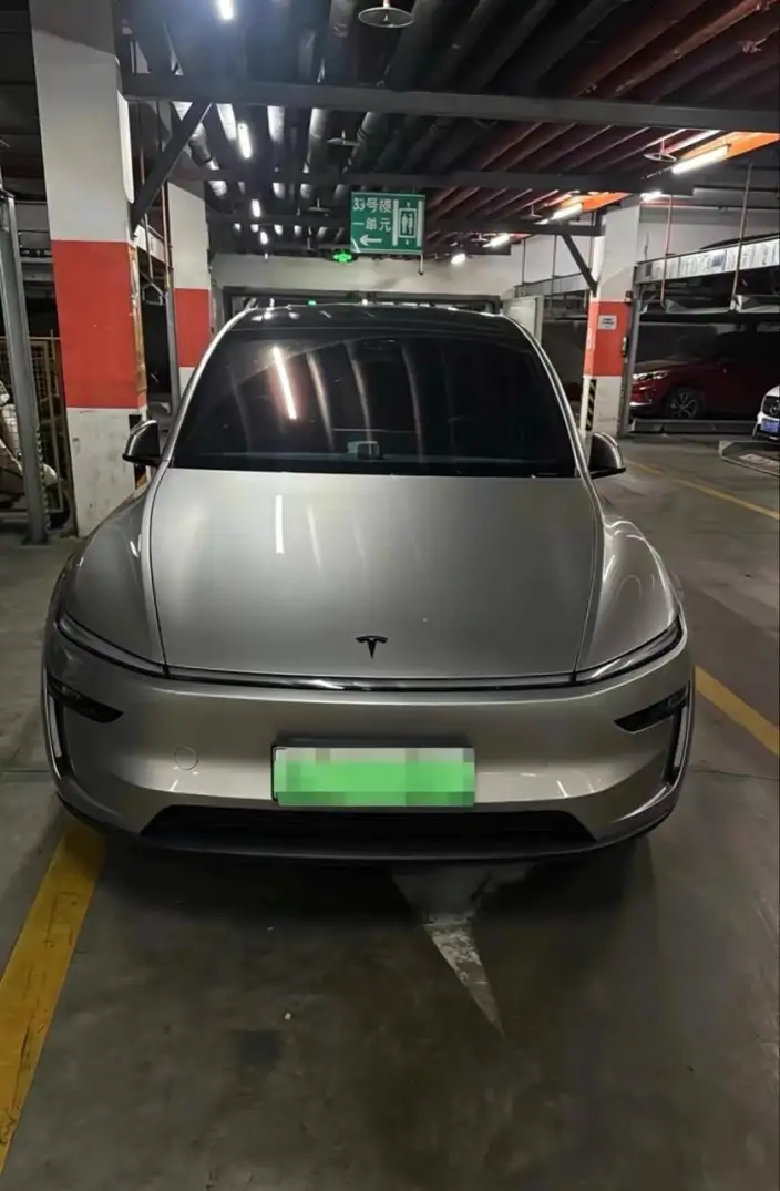 Model Y L 2026 Model Standard Edition – фото 2
