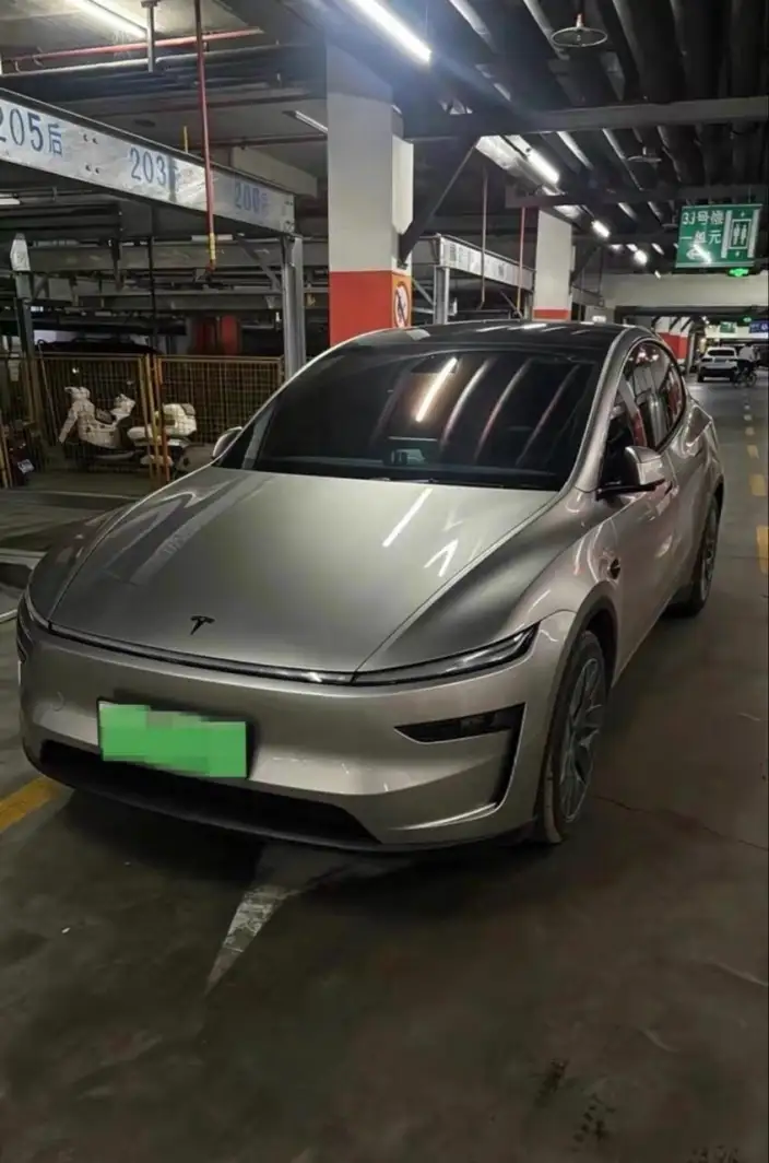 Model Y L 2026 Model Standard Edition – фото 4