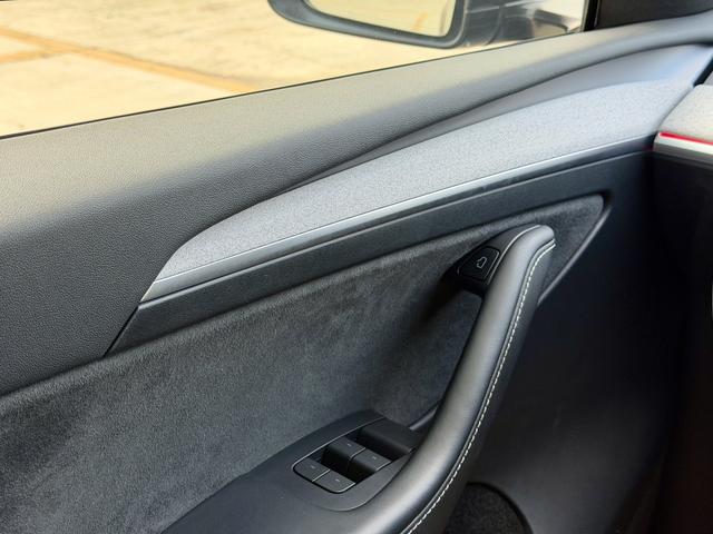 Tesla Model Y 2023 RWD – фото 18