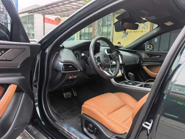 Jaguar XE L 2024 Model 2.0T 250PS R-DYNAMIC S Enterprising Sports Edition – фото 8