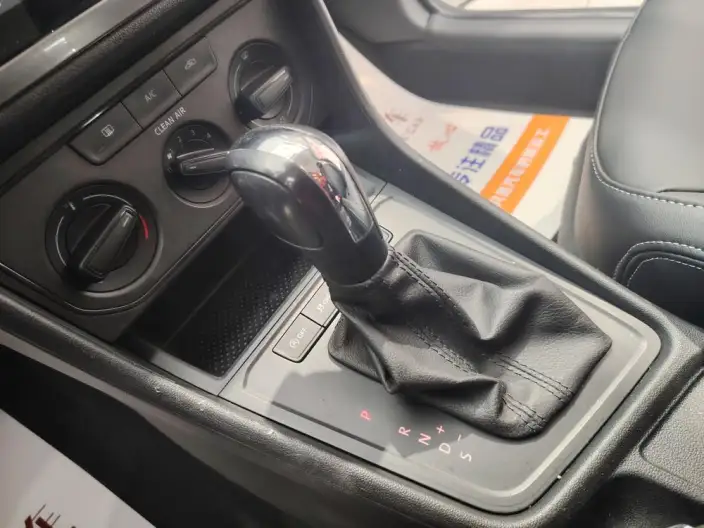 Volkswagen Lavida 2019 Model Voyage 1.5L Automatic Comfort Edition China VI – фото 10