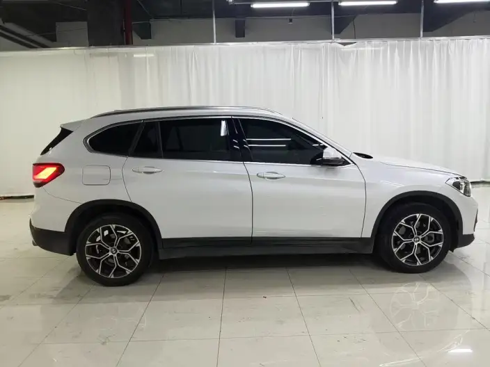 BMW X1 2022 Model sDrive25Li Leading Model – фото 8
