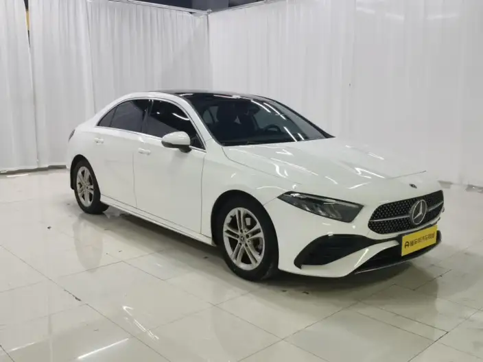 Mercedes-Benz A-class 2024 Model A 180 L – фото 3