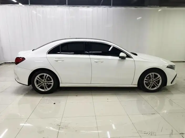 Mercedes-Benz A-class 2024 Model A 180 L – фото 8