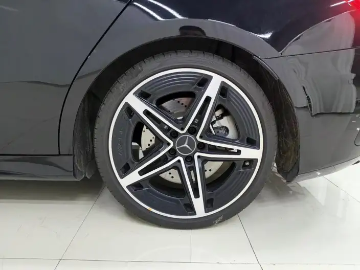 Mercedes-Benz A-Class AMG 2025 Model Facelift AMG A 35 L 4MATIC – фото 9